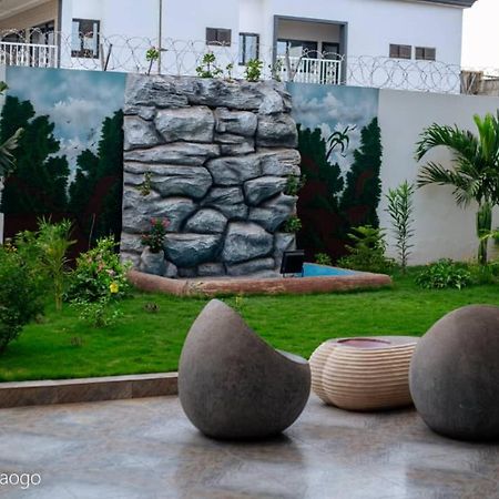 Complexe Hotelier And Уаґадуґу Екстер'єр фото